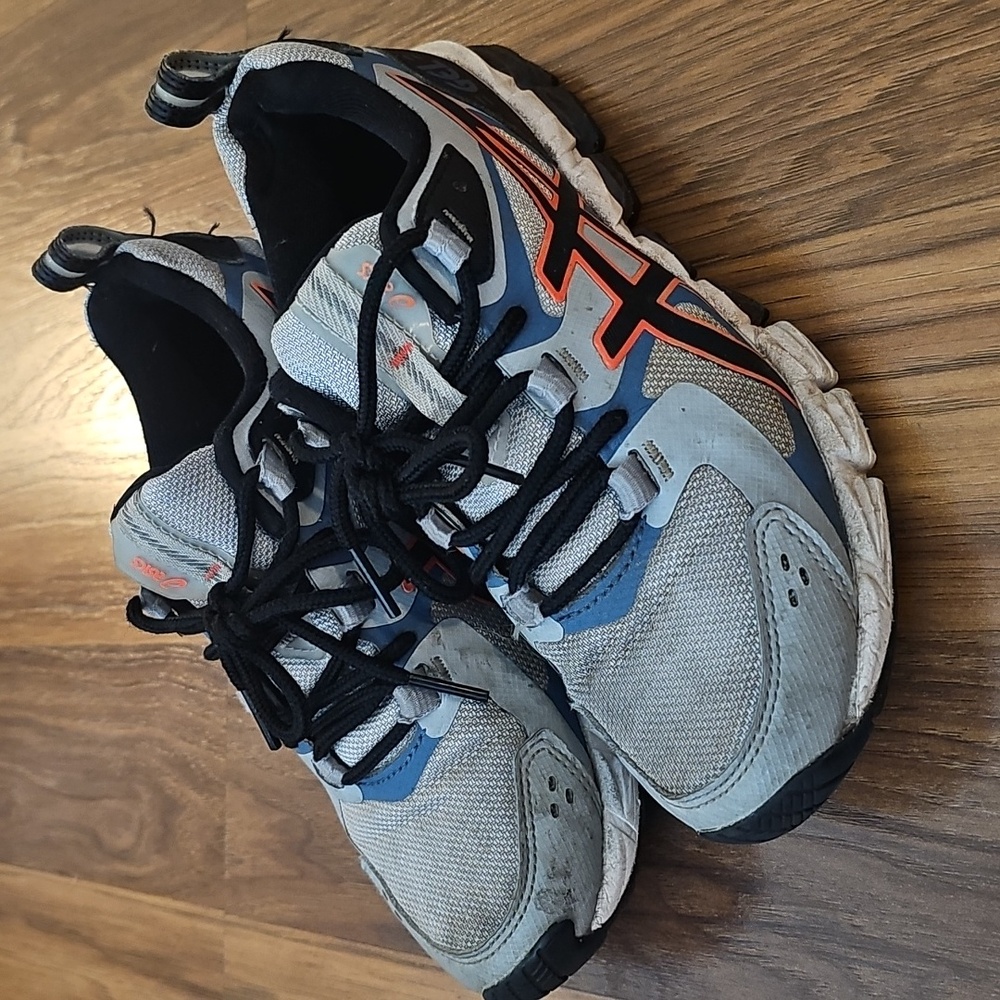 Asics Gel Running Shoes, Size 3.5 (Big Kids)